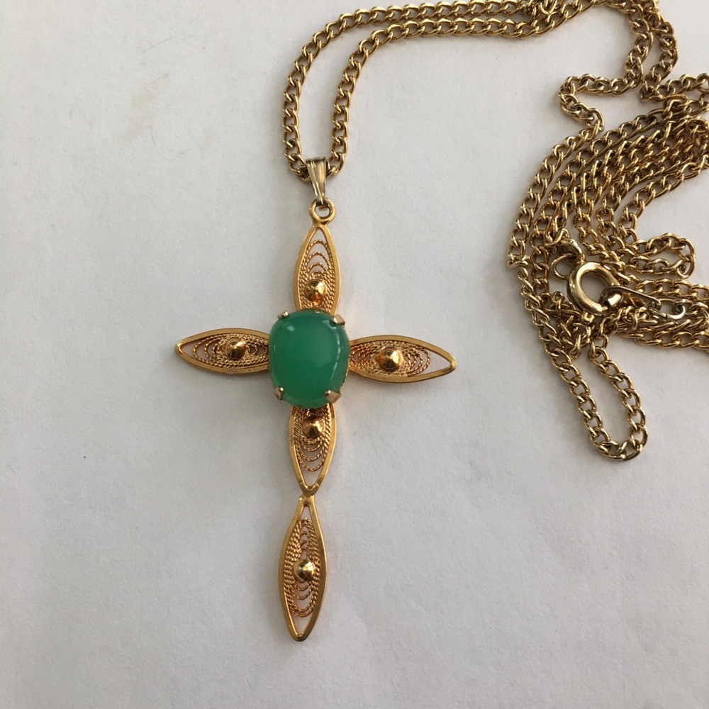 Natural chrysoprase 12K gold filled filigree cross pendant - Picture 5 of 12